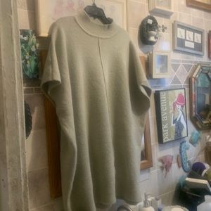 Capsule sweater